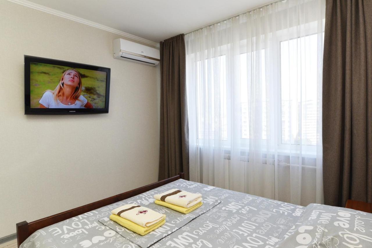 Apartament On Vasylia Lypkivskoho 24 Kiev Extérieur photo